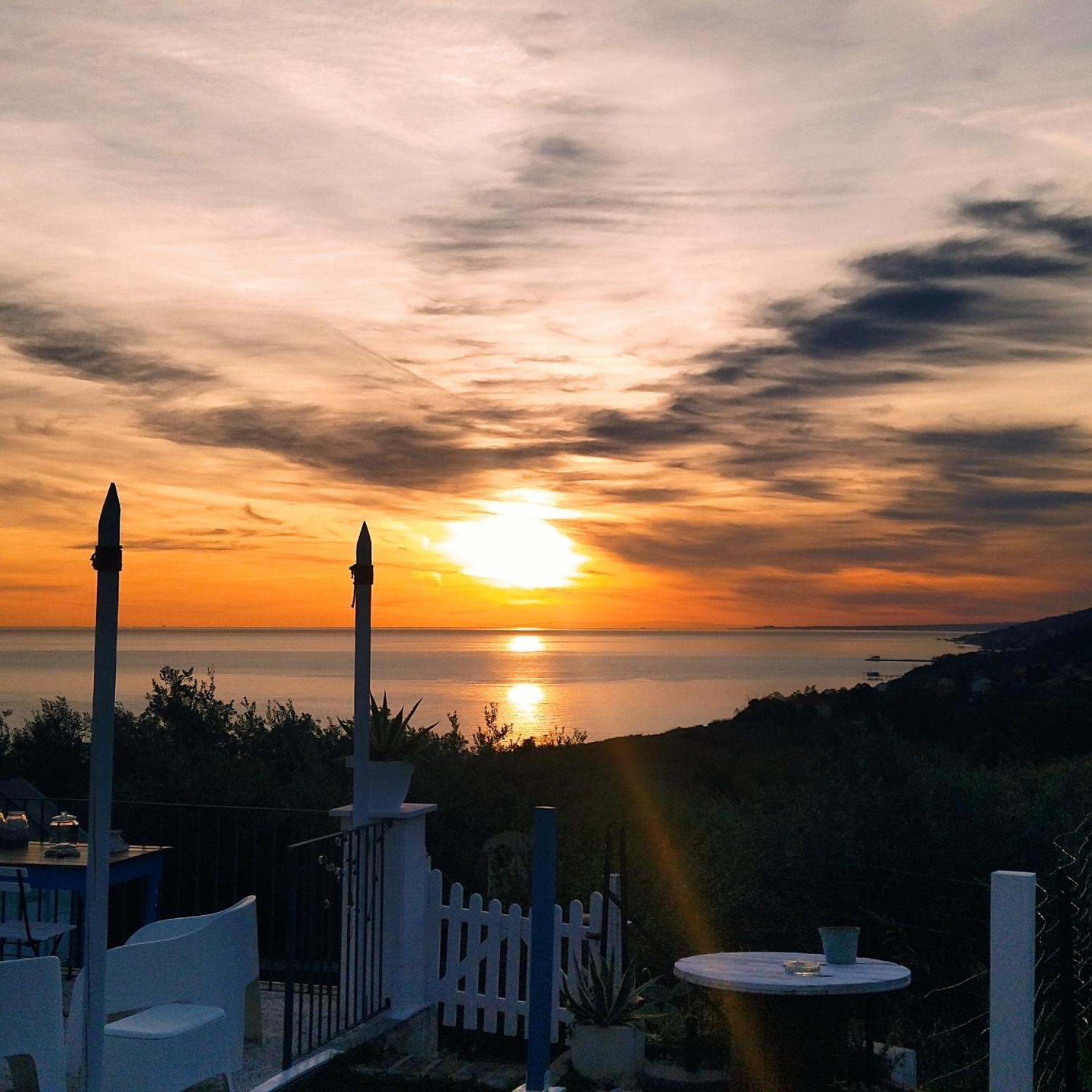 La Collina Sui Trabocchi Guest House Ortona Exterior photo